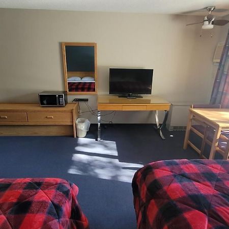 Lumberjack Inn Hayward Eksteriør bilde