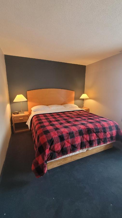 Lumberjack Inn Hayward Eksteriør bilde